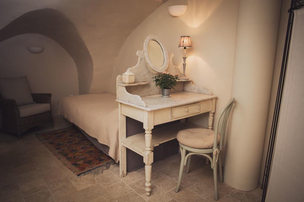 Ancienne Maison Des Gardes Lourmarin Buitenkant foto