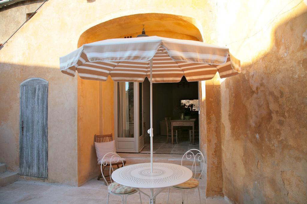 Ancienne Maison Des Gardes Lourmarin Buitenkant foto